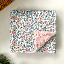 Load image into Gallery viewer, Dainty Floral Cozy Blanket