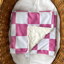 Load image into Gallery viewer, Mauve Retro Check Cozy Blanket