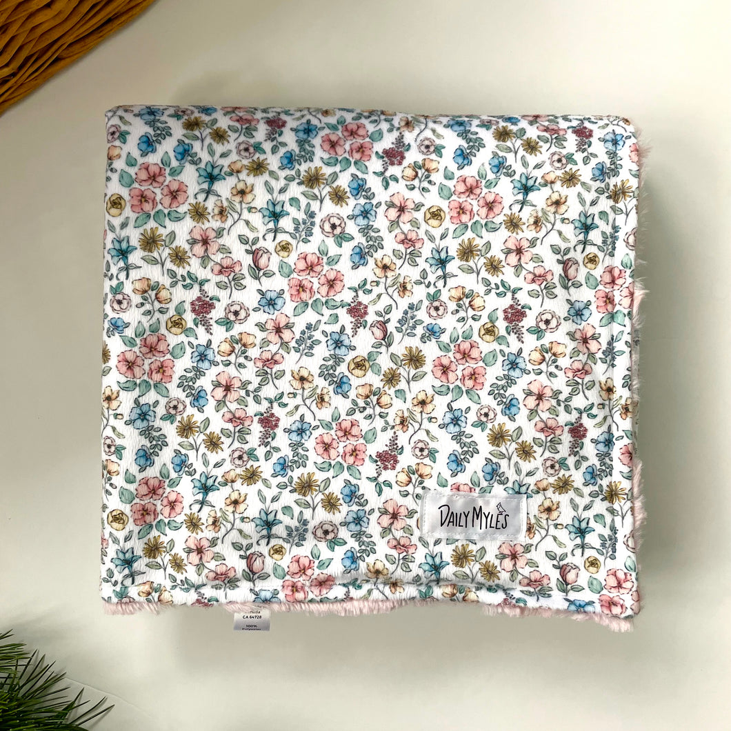 Dainty Floral Cozy Blanket